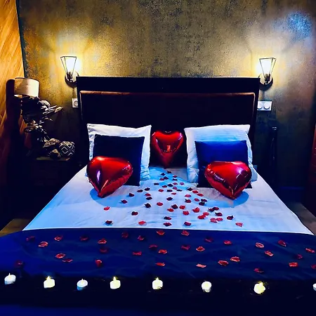 Anniversaire Surprise Luxe Champagne Offert & Parking * Dijon
